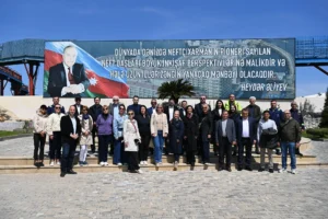Visita a Oil Rocks
